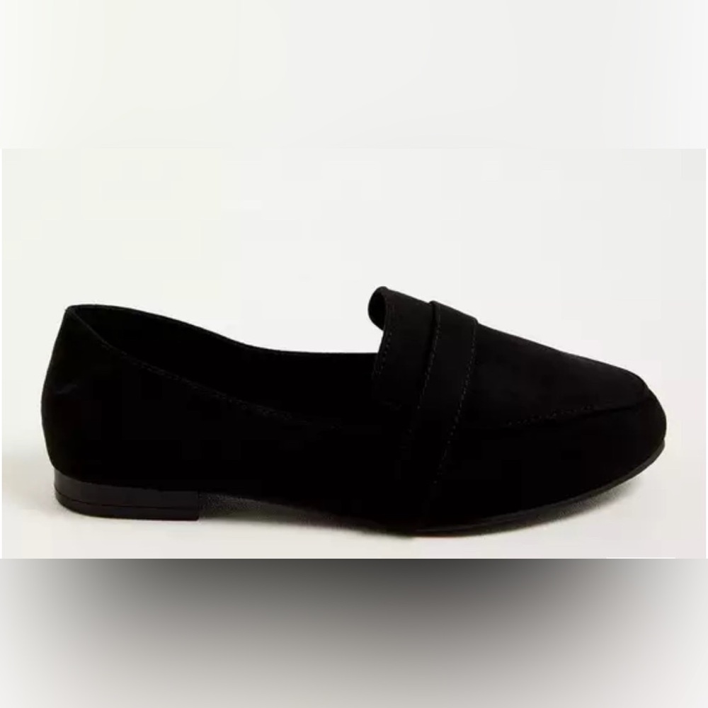 Torrid Almond toe Black Loafers for Women size 7.5 wide width!